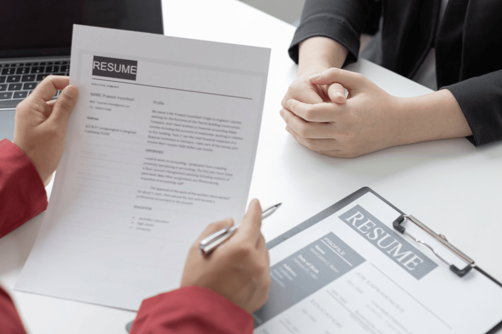 An interview where the interviewer is seeking candidate green flags